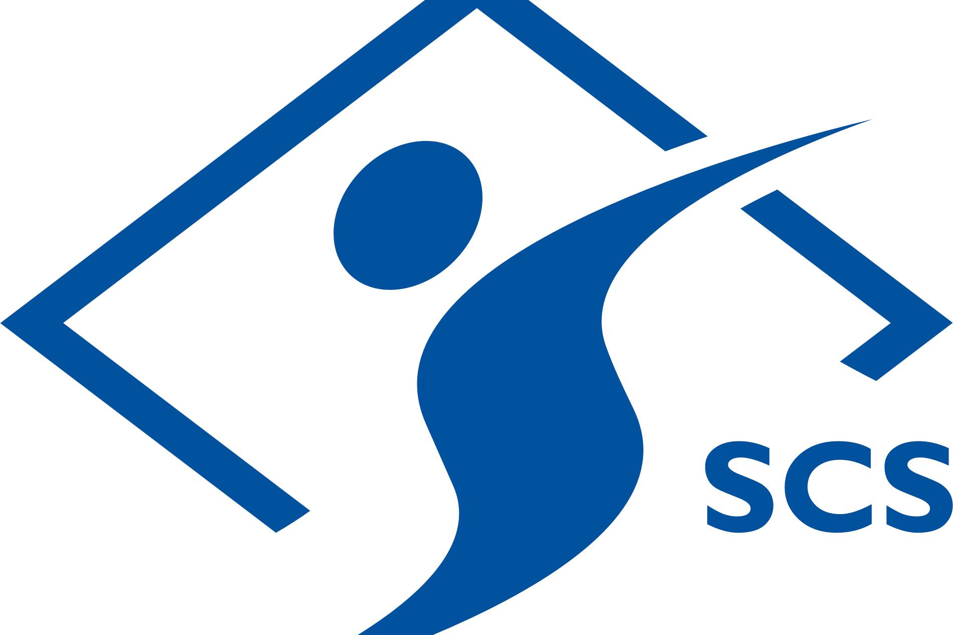 Logo der SCS mit stilisierter Figur in Blau, umgeben von einem Rechteck mit diagonalen Linien.