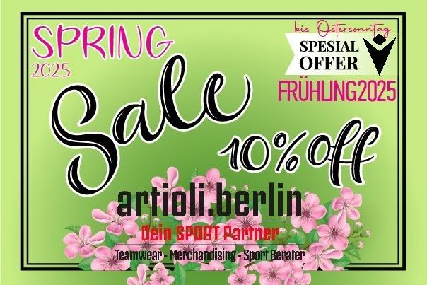 Fr&uuml;hlings-Sale 2025 mit 10% Rabatt, Marke artifoli.berlin, rosa Blumen auf gr&uuml;nem Hintergrund.