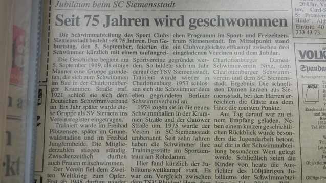 Artikel über das 75-jährige Jubiläum der Schwimmabteilung des SC Siemensstadt mit historischen Informationen und Wettbewerbsdetails.