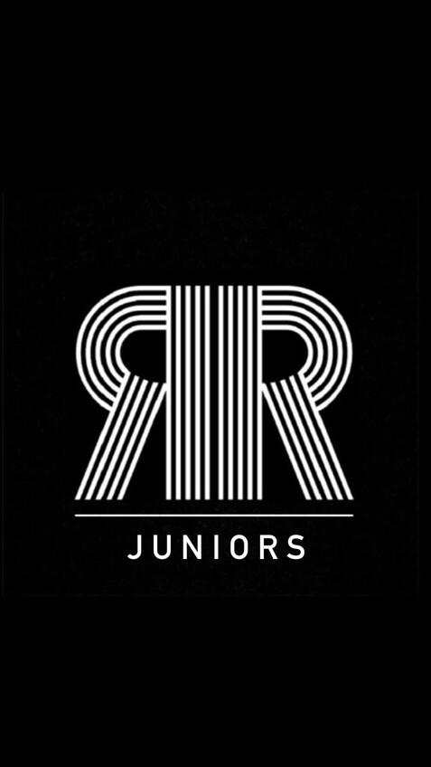 Logo mit zwei stilisierten, geschwungenen R-Buchstaben in Schwarz-Weiß und dem Schriftzug „JUNIORS“ darunter.