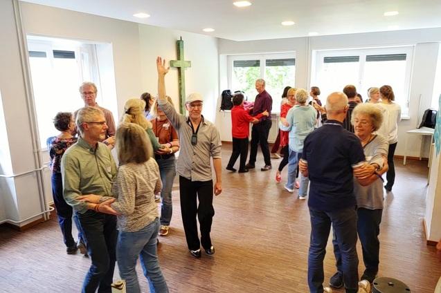Tango Workshop im Rahmen eines Festprogramms der Schwerhörigenbewegung Tango Workshop im Rahmen eines Festprogramms der Schwerhörigenbewegung