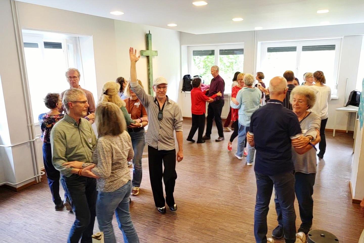 Tango Workshop im Rahmen eines Festprogramms der Schwerhörigenbewegung Tango Workshop im Rahmen eines Festprogramms der Schwerhörigenbewegung