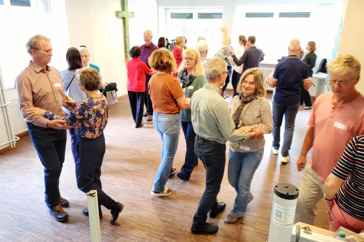 Tango Workshop im Rahmen eines Festprogramms der Schwerhörigenbewegung Tango Workshop im Rahmen eines Festprogramms der Schwerhörigenbewegung