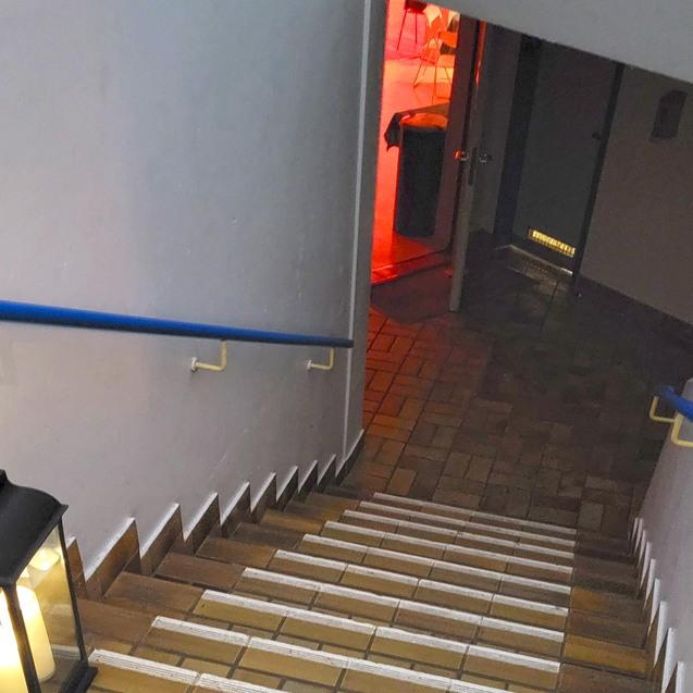 Milonga El Sotano Treppenabgang zum SCS Bewegungsraum UG