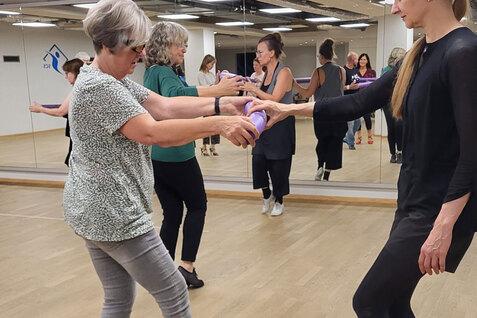 FolgendenTechnik 22.08.25 Schreitübungen für Folgende im SCS Bewegungsraum