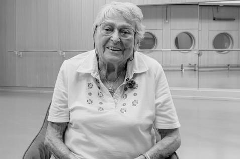 Portrait einer &auml;lteren Frau mit Schwarz-Wei&szlig;-Filter