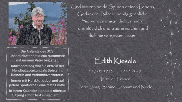 Trauerkarte mit einem Foto einer lächelnden Frau und textlichen Erinnerungen und Angaben zur Beisetzung.