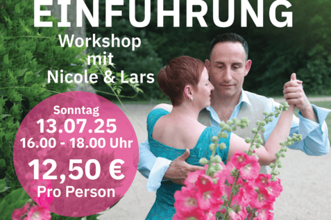 Paar tanzt Tango vor einer gr&uuml;nen Kulisse mit bunten Blumen, Ank&uuml;ndigung f&uuml;r einen Workshop mit Details.