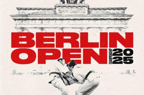 Plakat f&uuml;r das Berlin Open 2025 mit K&auml;mpfern in BJJ-Uniformen und Details zum Turnier.
