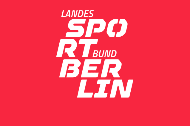 Logo des Landessportbunds Berlin auf rotem Hintergrund, mit hervorgehobenen Buchstaben &bdquo;LANDES SPORTBUND BERLIN&ldquo;.