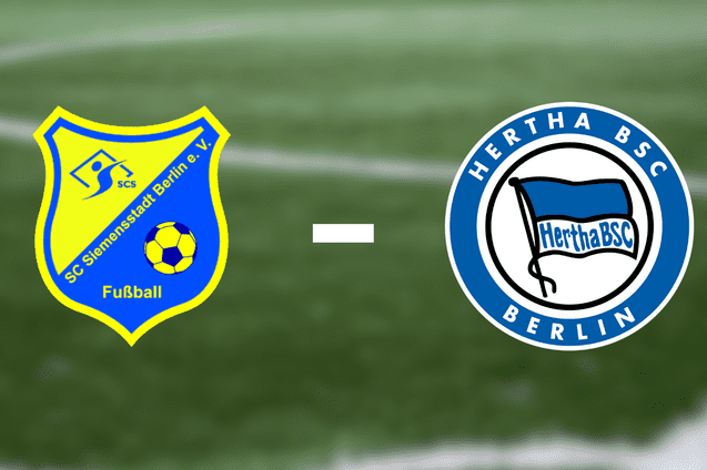 Logos des SC Siemensstadt Fu&szlig;ball und Hertha BSC Berlin auf Rasen-Hintergrund