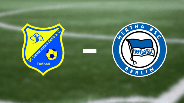 Logos des SC Siemensstadt Fußball und Hertha BSC Berlin auf Rasen-Hintergrund