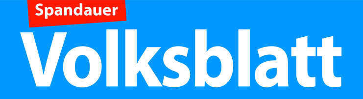 Logo des Spandauer Volksblatts auf blauem Hintergrund mit rotem Banner und weißer Schrift.